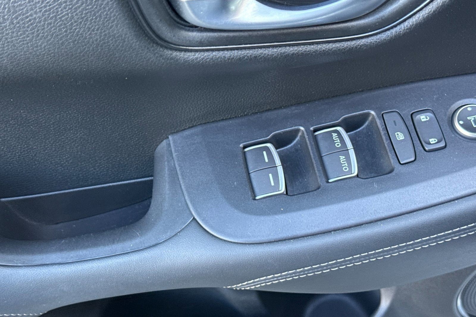 Certified 2024 Honda HR-V EX-L image 13