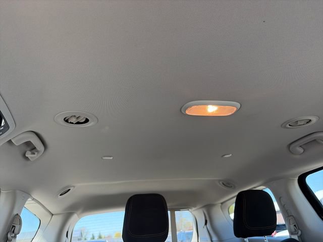 Used 2019 Chrysler Pacifica L FWD image 23