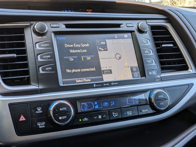 Used 2017 Toyota Highlander XLE image 6