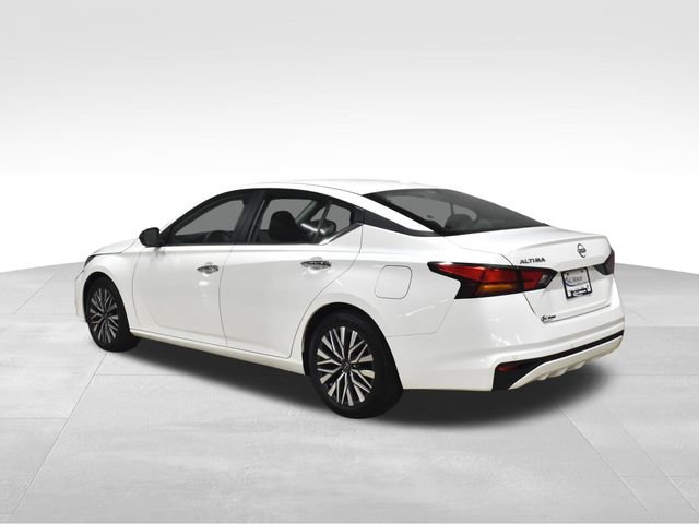 Used 2025 Nissan Altima 2.5 SV FWD image 6