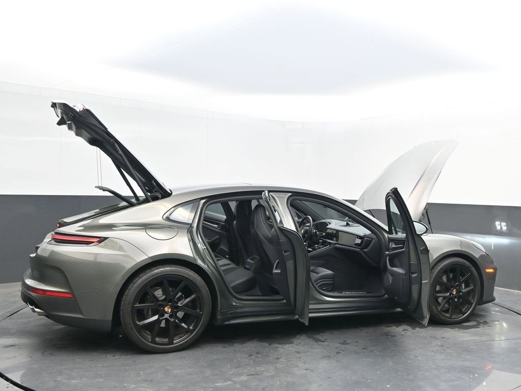 New 2025 Porsche Panamera image 38