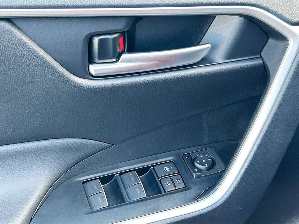 New 2025 Toyota RAV4 XLE w/ Convenience Package FWD image 17