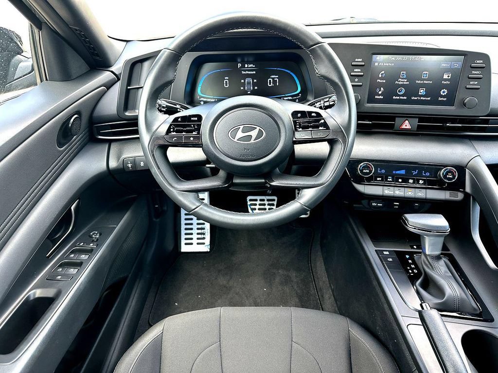 Used 2025 Hyundai Elantra Sport FWD image 23
