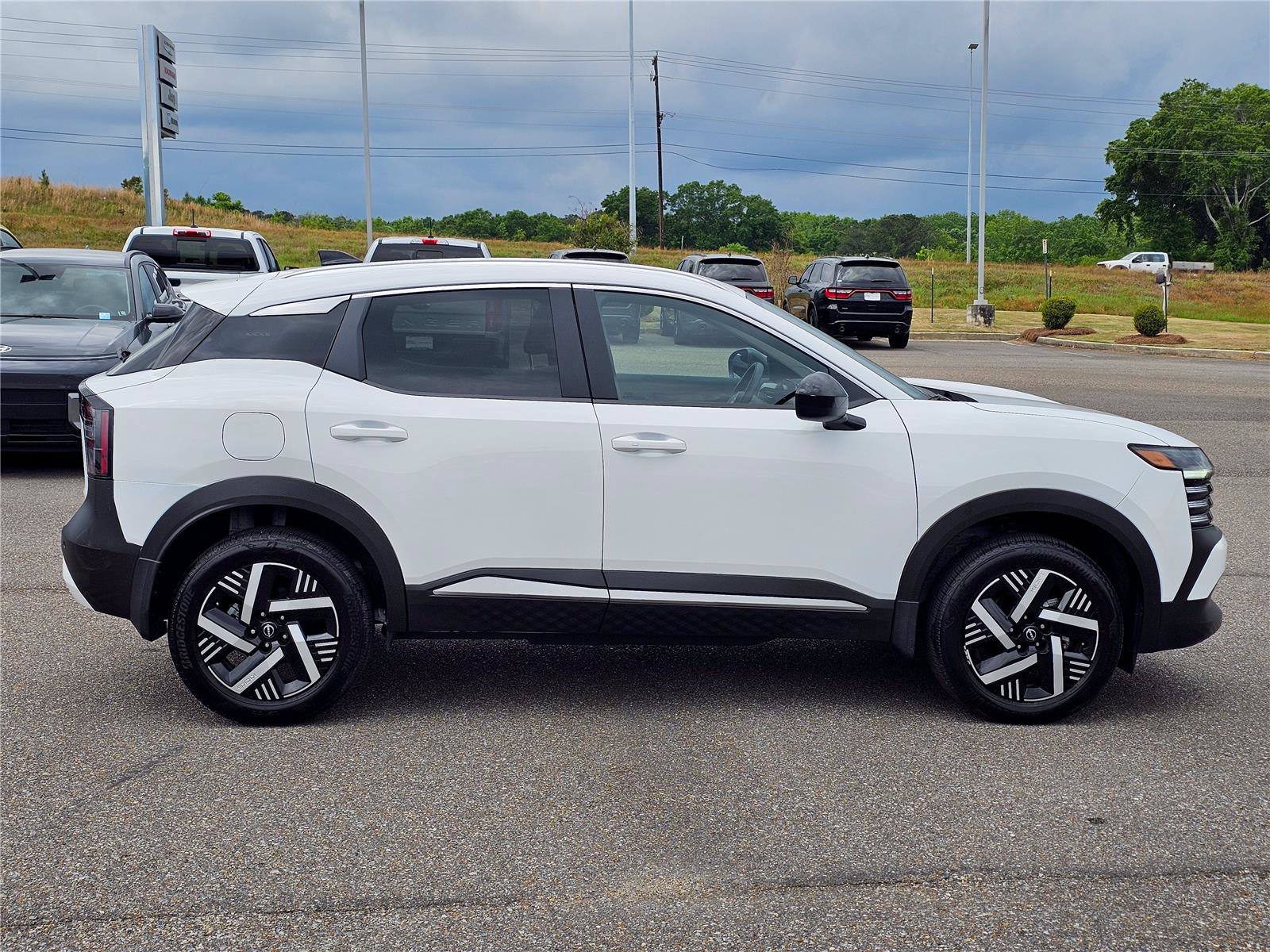 Used 2026 Nissan Kicks SV FWD image 7