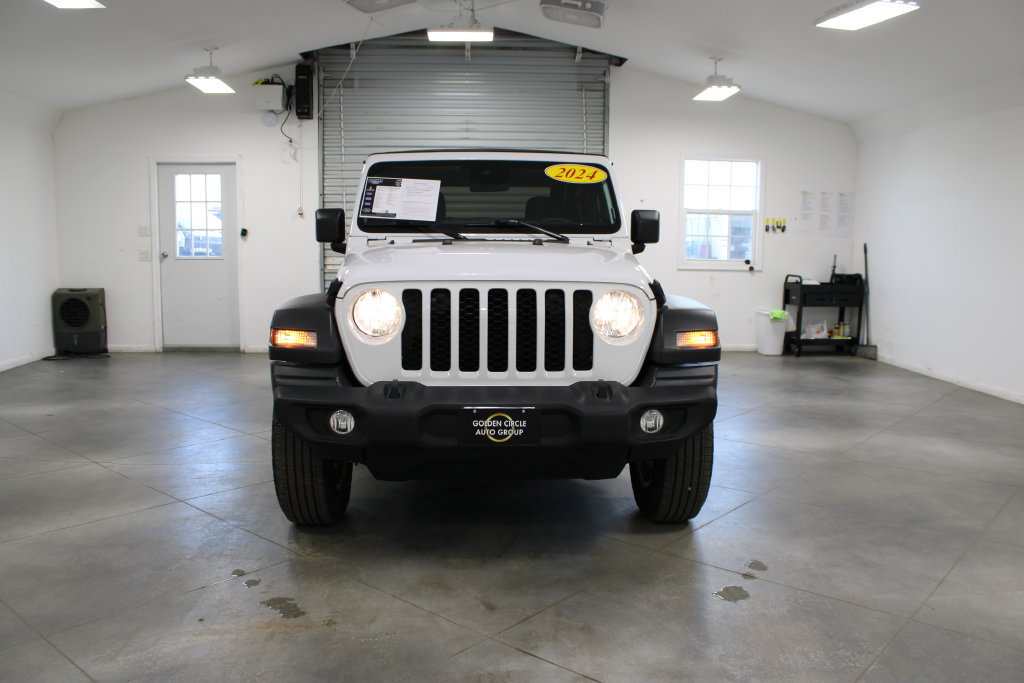 Used 2024 Jeep Wrangler Sport AWD/4WD image 3