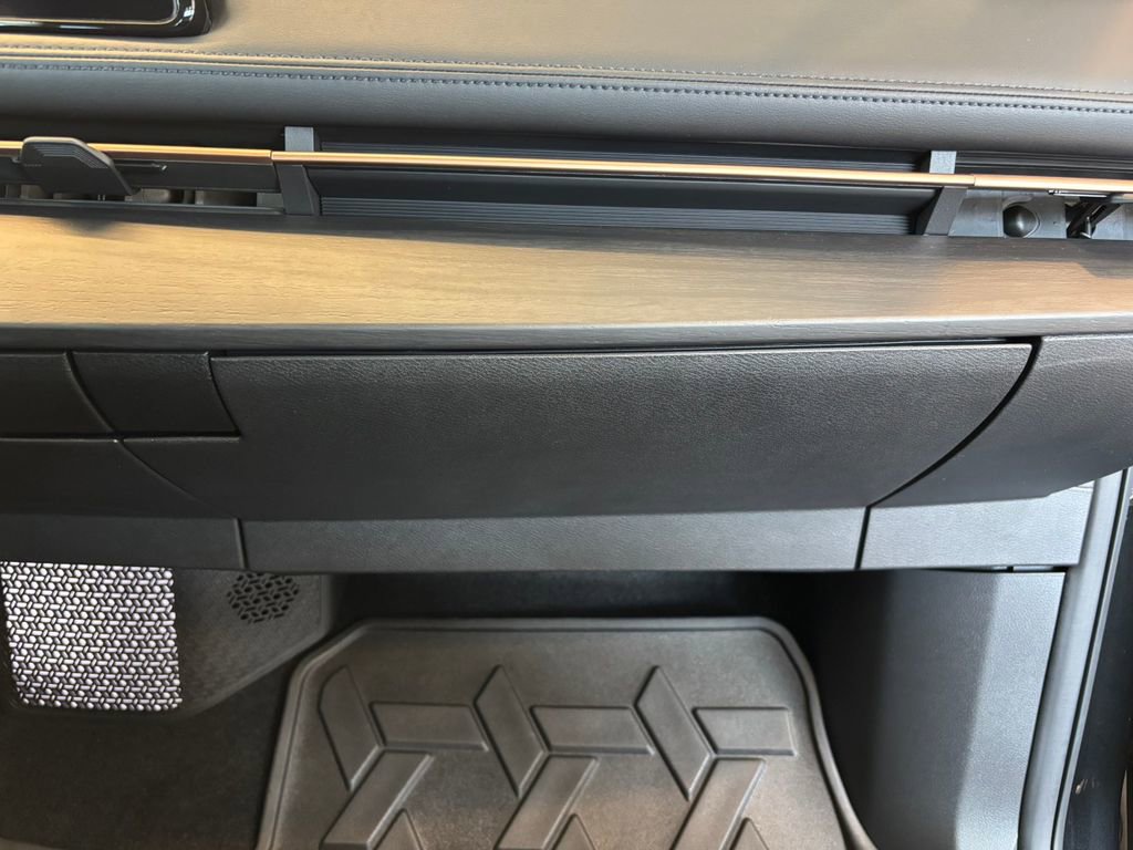 Certified 2023 Nissan Ariya FWD image 33
