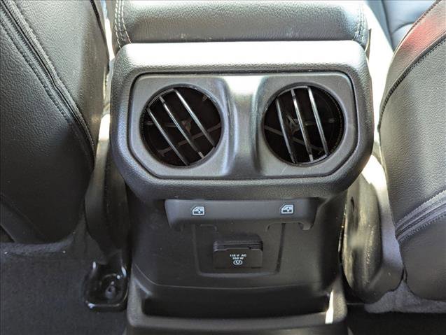 Used 2022 Jeep Wrangler Unlimited Sahara w/ Cold Weather Group AWD/4WD image 17
