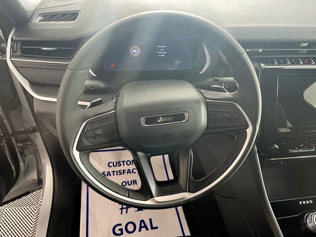 New 2025 Jeep Grand Cherokee Laredo w/ Luxury Tech Group I image 14