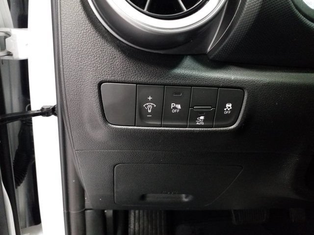 Used 2023 Hyundai Kona Limited w/ Cargo Package FWD image 10