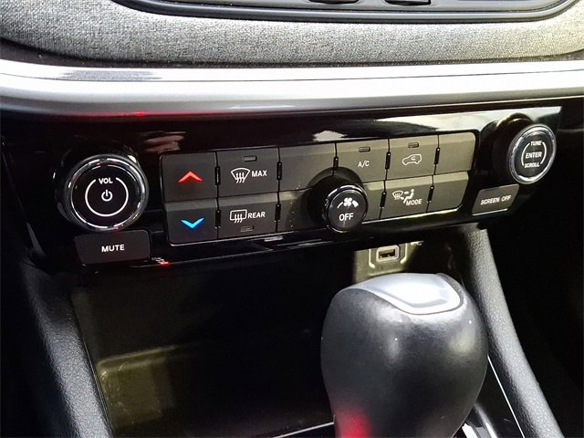 Used 2024 Jeep Compass Latitude image 15