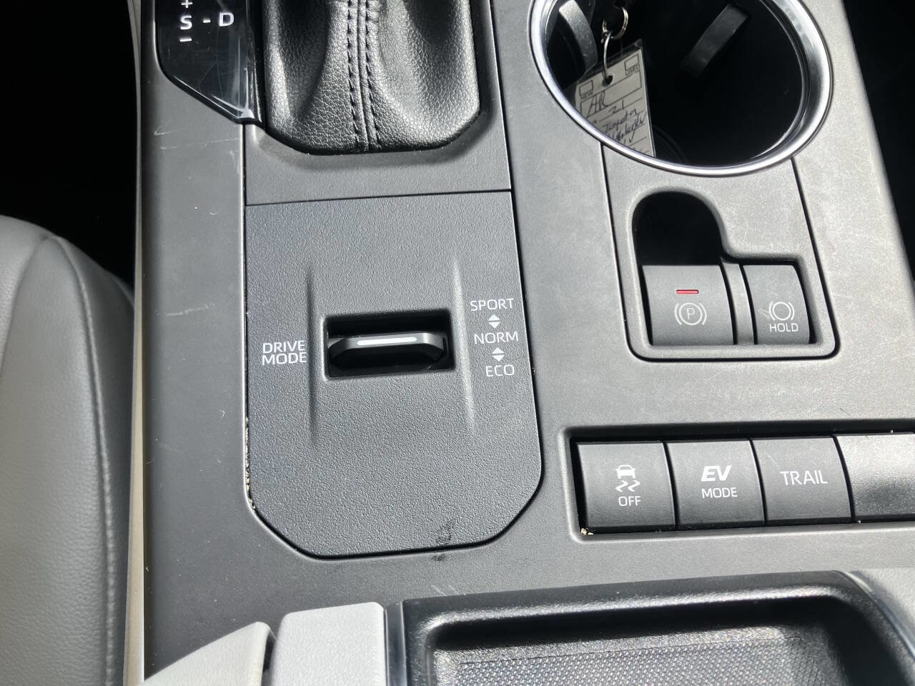 Used 2021 Toyota Highlander XLE image 17