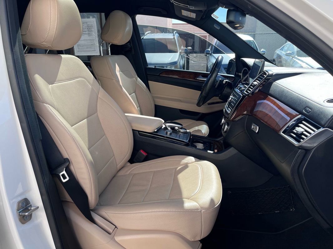 Used 2018 Mercedes-Benz GLE 550e 4MATIC image 26