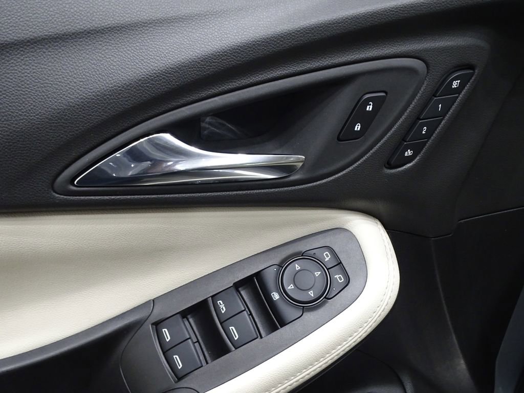 Used 2023 Buick Encore GX Essence w/ Experience Buick Package image 11