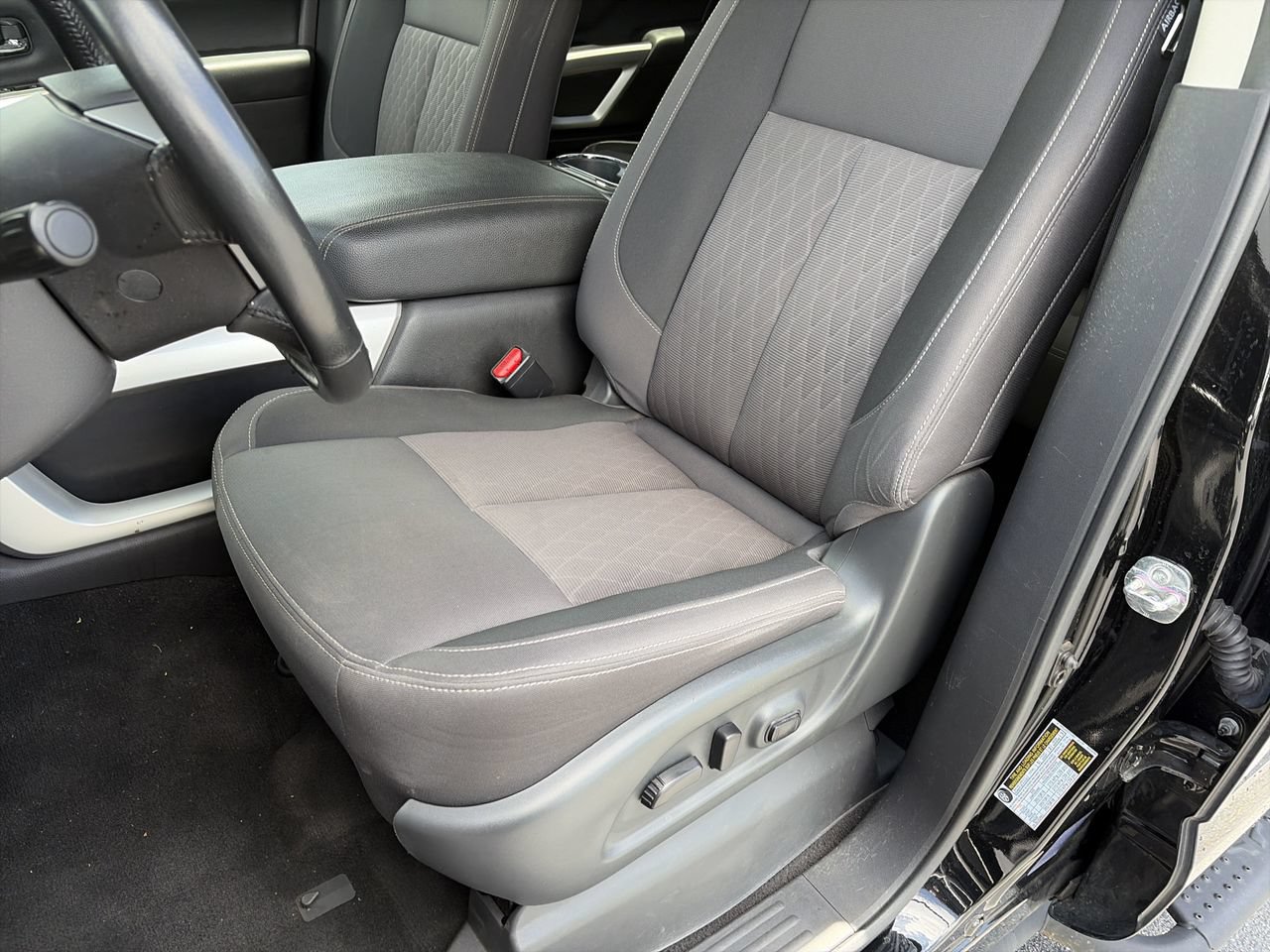Certified 2024 Nissan Titan SV w/ SV Convenience Package AWD/4WD image 25