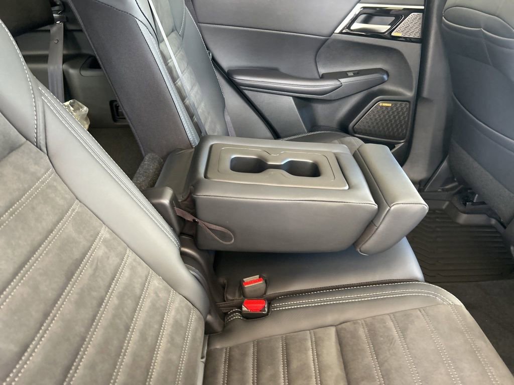 New 2026 Mitsubishi Outlander SE image 30