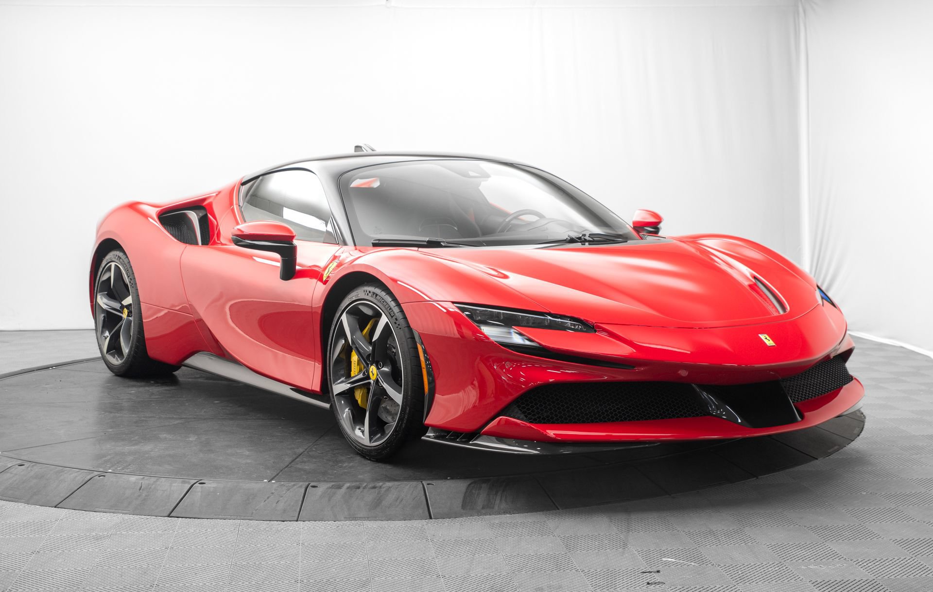 Used 2022 Ferrari SF90 Stradale AWD/4WD image 9