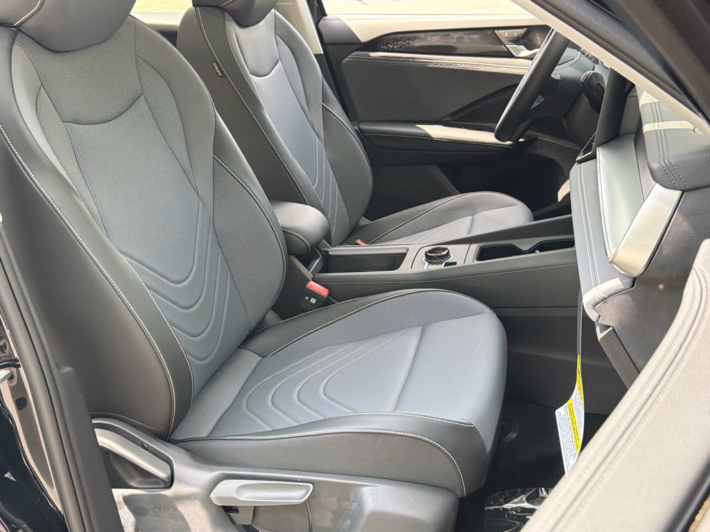 New 2026 Volkswagen Tiguan SE AWD/4WD image 17