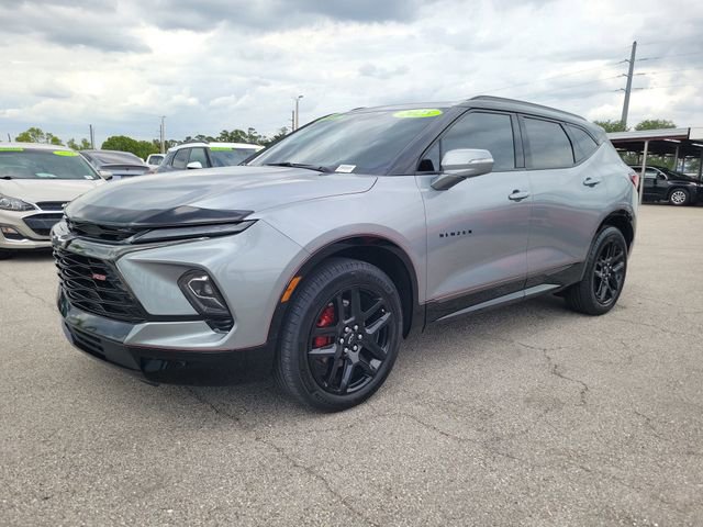 Certified 2025 Chevrolet Blazer RS w/ Driver Confidence II Package FWD image 2