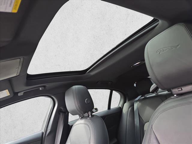 Used 2020 Jaguar XE S image 29