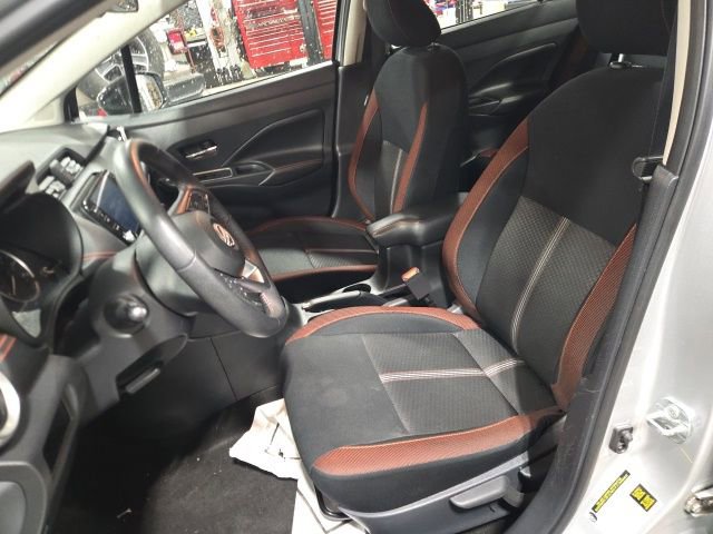 Used 2024 Nissan Versa SR image 13