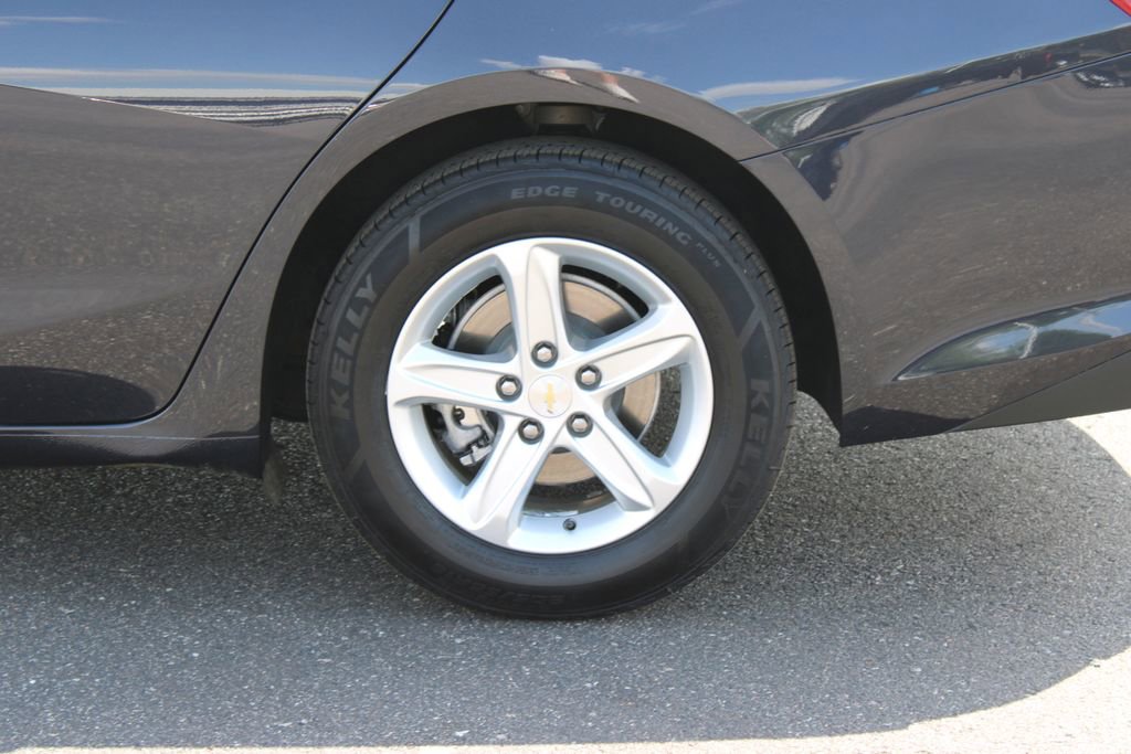 Used 2023 Chevrolet Malibu LS FWD image 16