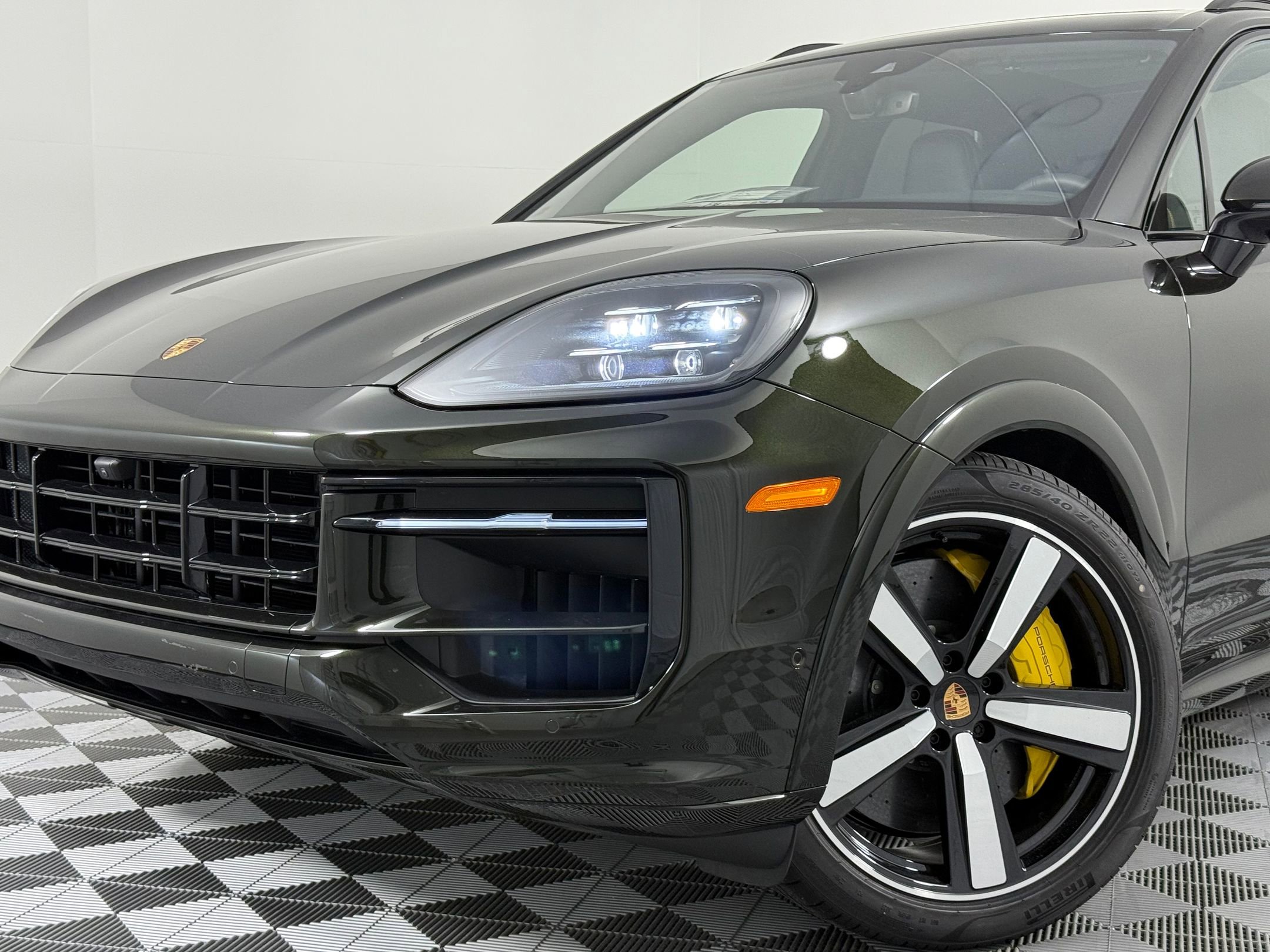 New 2026 Porsche Cayenne GTS image 11