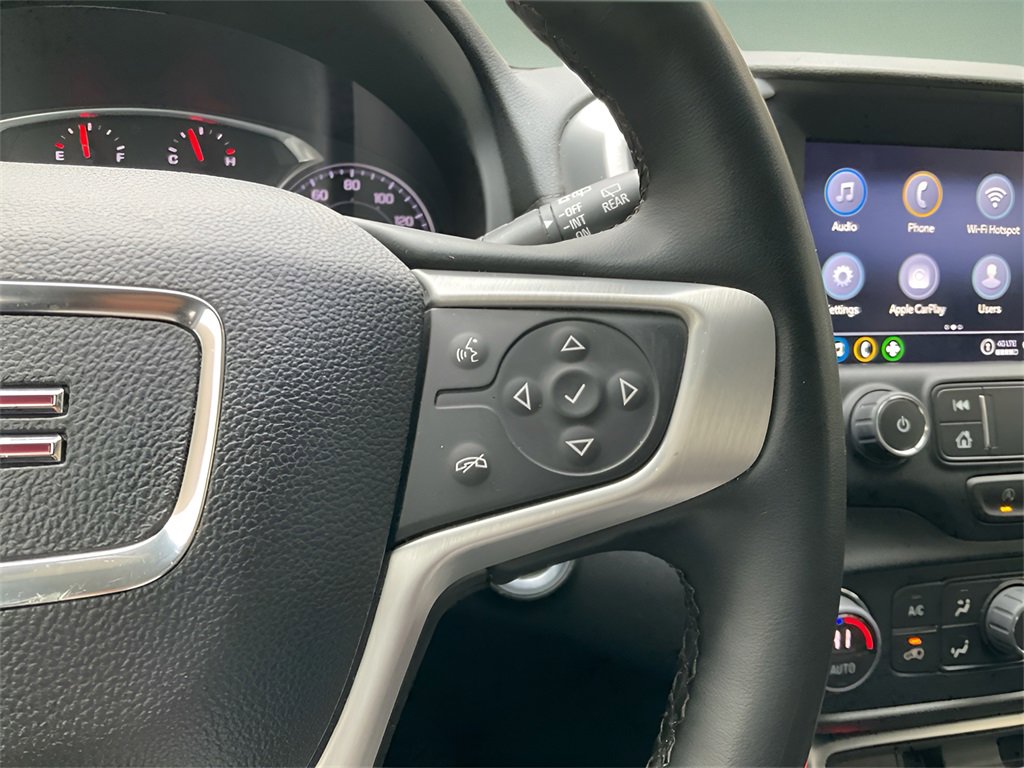 Used 2024 GMC Terrain SLT image 27
