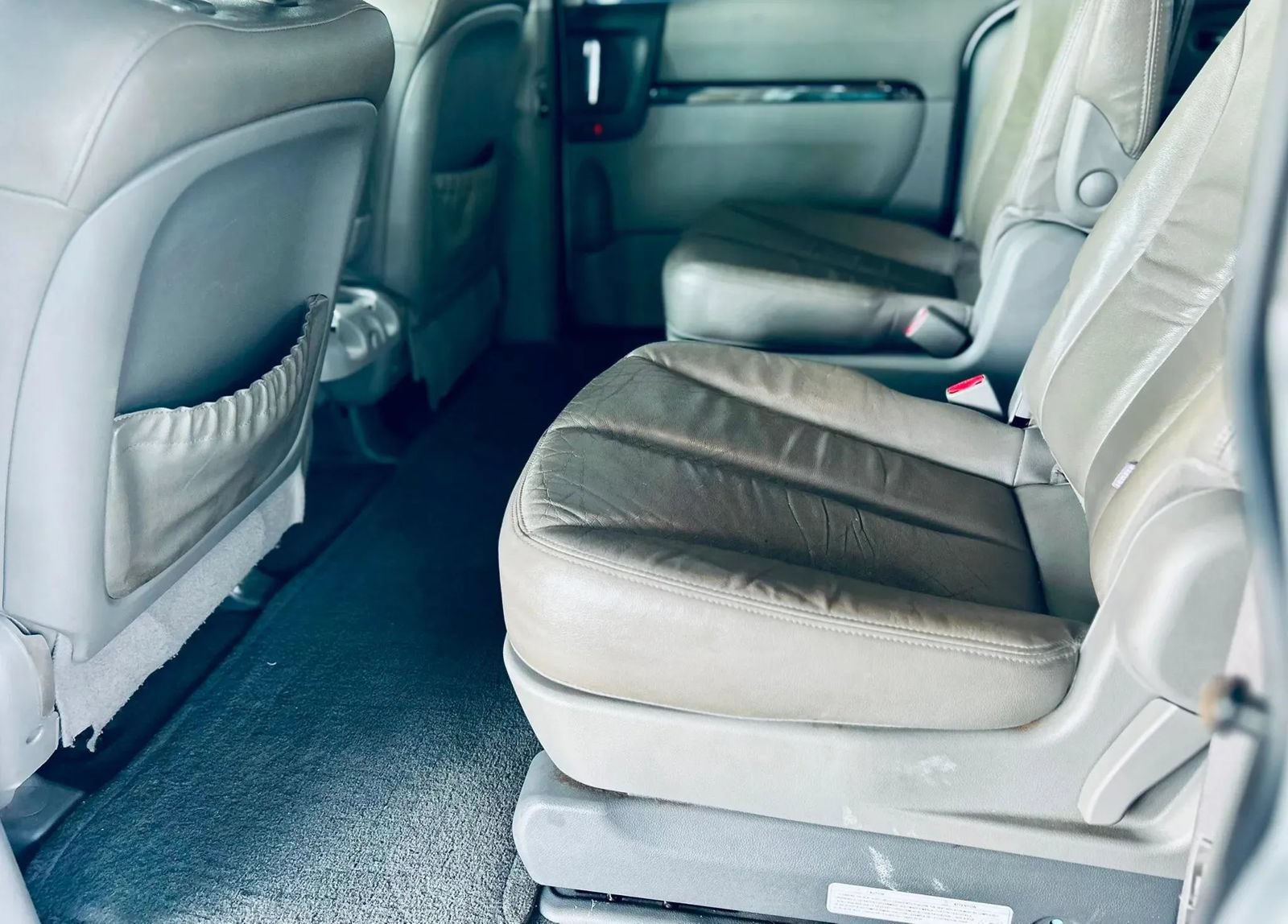 Used 2012 Kia Sedona EX w/ Luxury Pkg FWD image 16