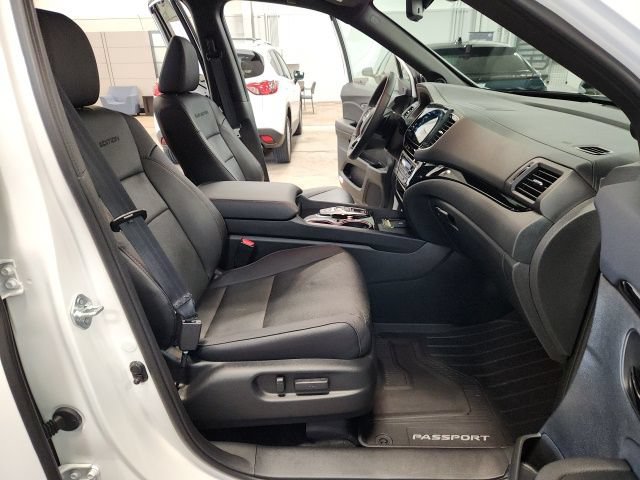 Certified 2025 Honda Passport Black Edition image 32