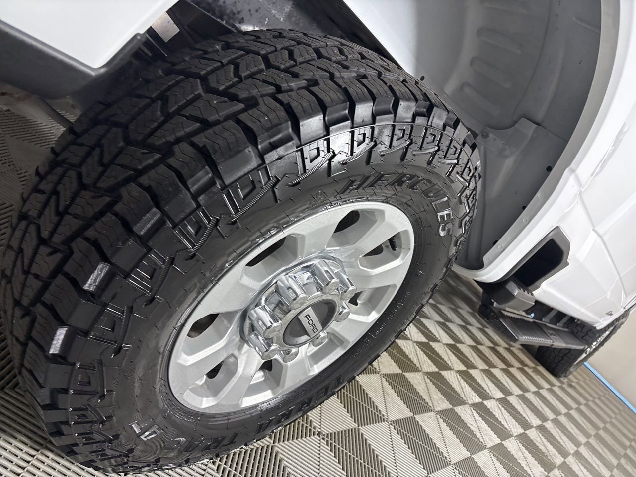 Used 2024 Ford F250 XLT w/ FX4 Off-Road Package image 29