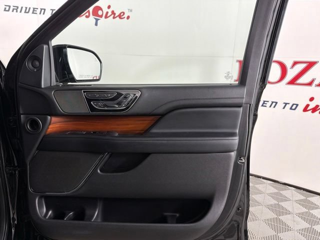 Used 2018 Lincoln Navigator L Reserve w/ Technology Package AWD/4WD image 38