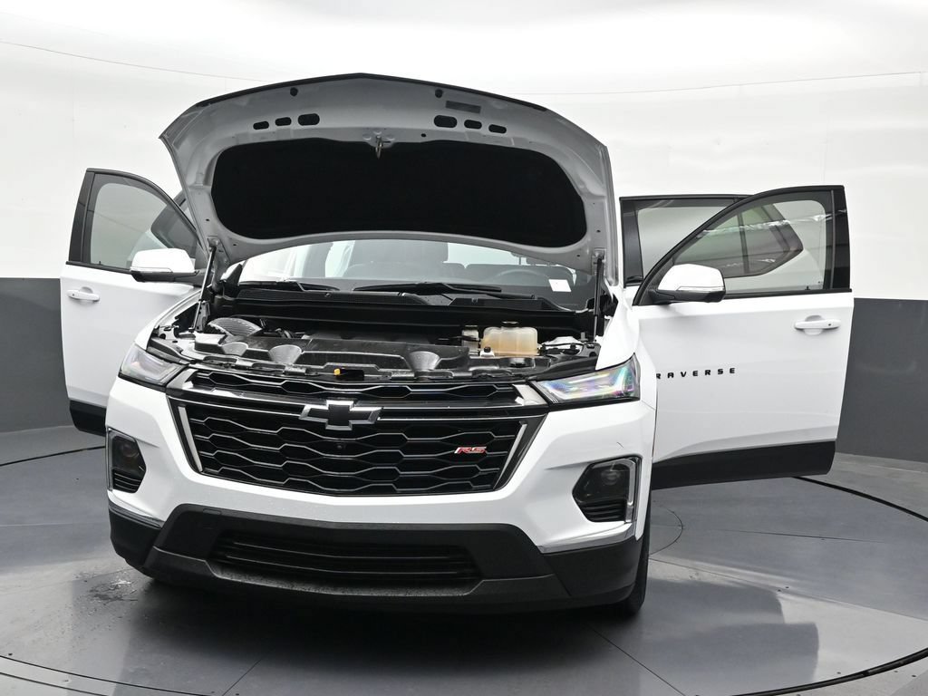 Used 2023 Chevrolet Traverse RS FWD image 37