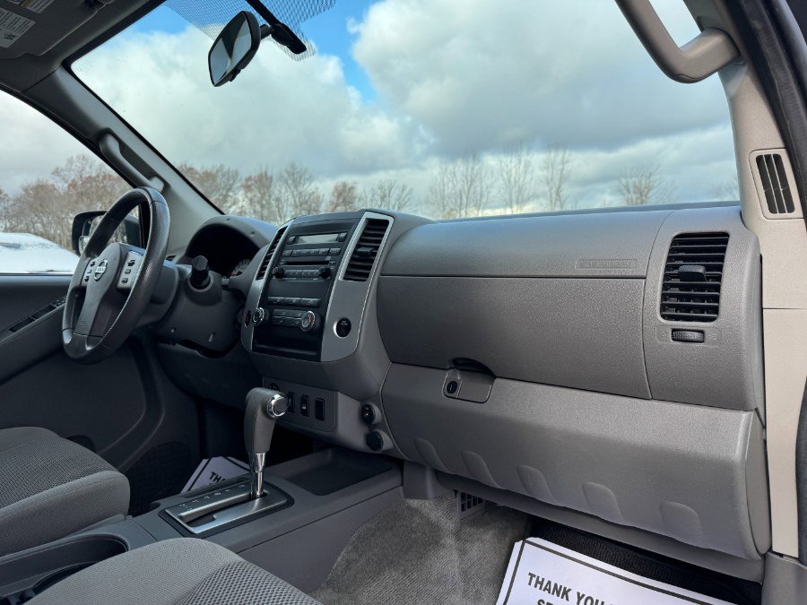 Used 2012 Nissan Frontier SV image 19