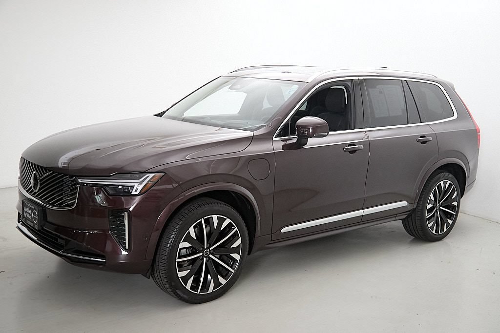Certified 2025 Volvo XC90 T8 Ultra AWD/4WD image 6