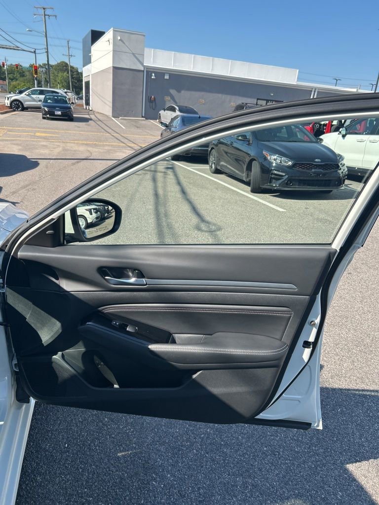 Used 2023 Nissan Altima 2.5 SL AWD/4WD image 22