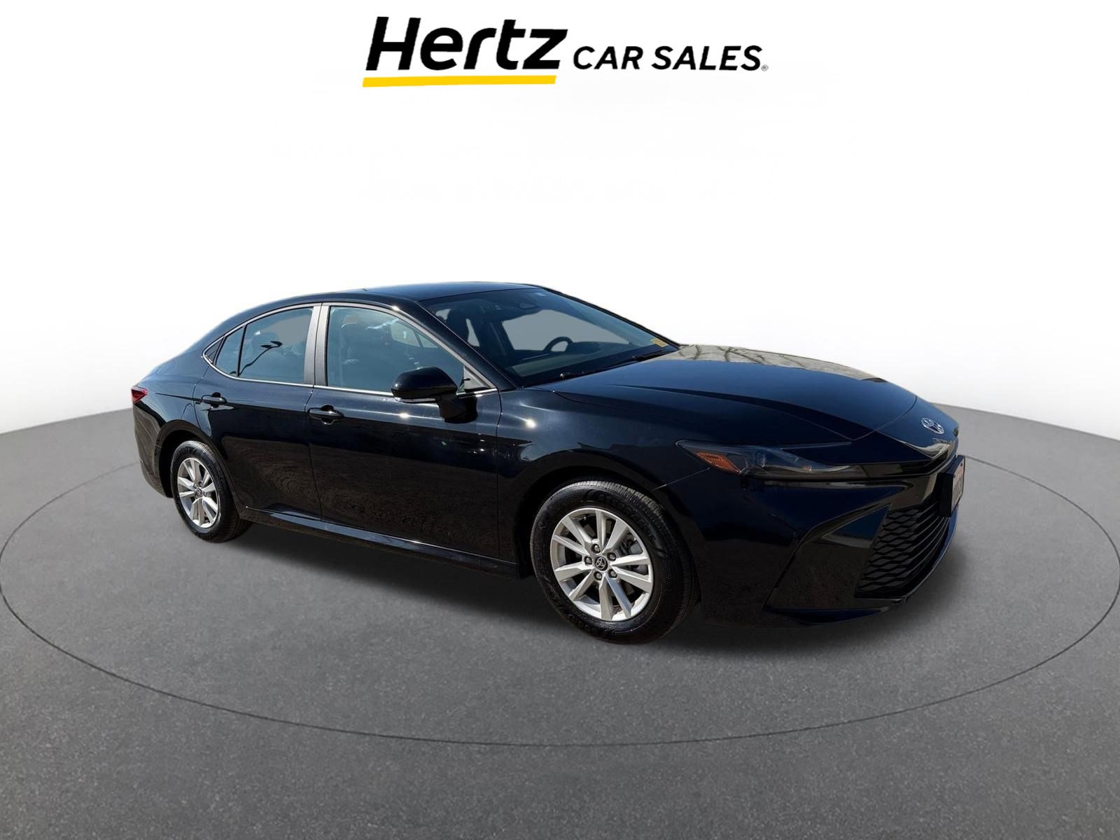 Used 2025 Toyota Camry LE image 1