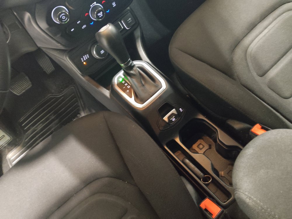 Used 2020 Jeep Renegade Latitude AWD/4WD image 26