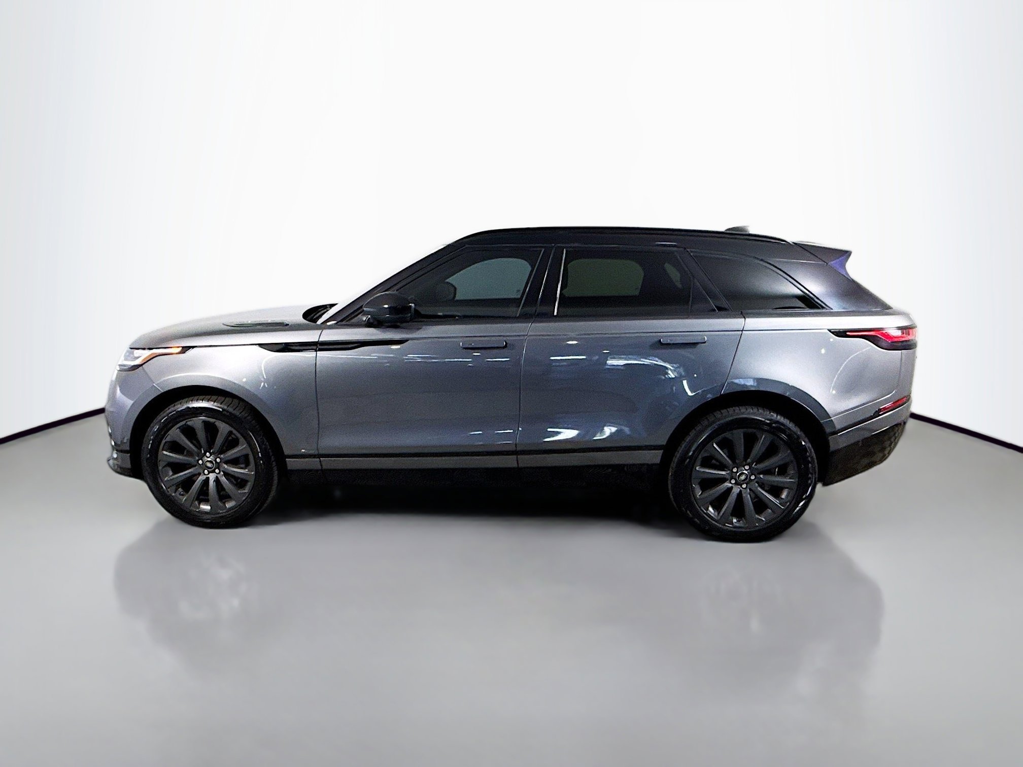 Used 2019 Land Rover Range Rover Velar R-Dynamic SE AWD/4WD image 6