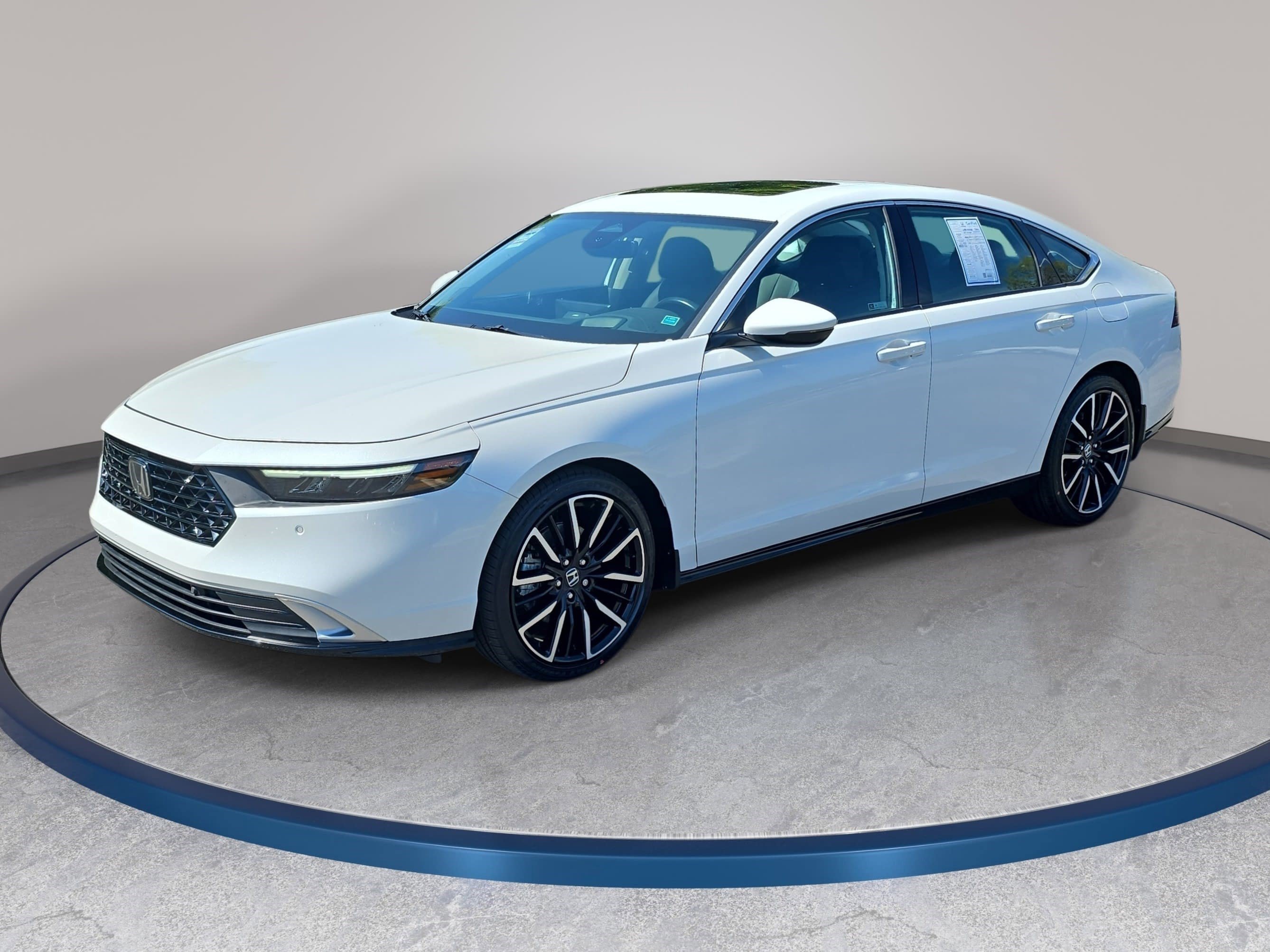 Used 2023 Honda Accord Touring image 1