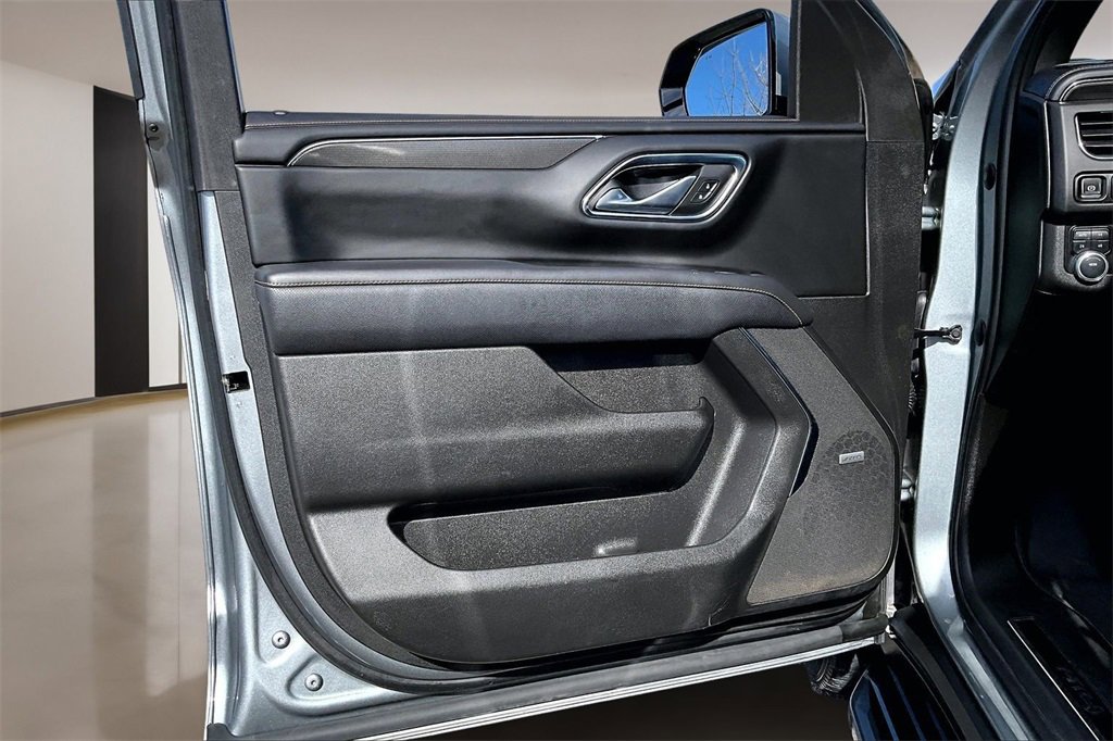 Used 2023 GMC Yukon AT4 image 18