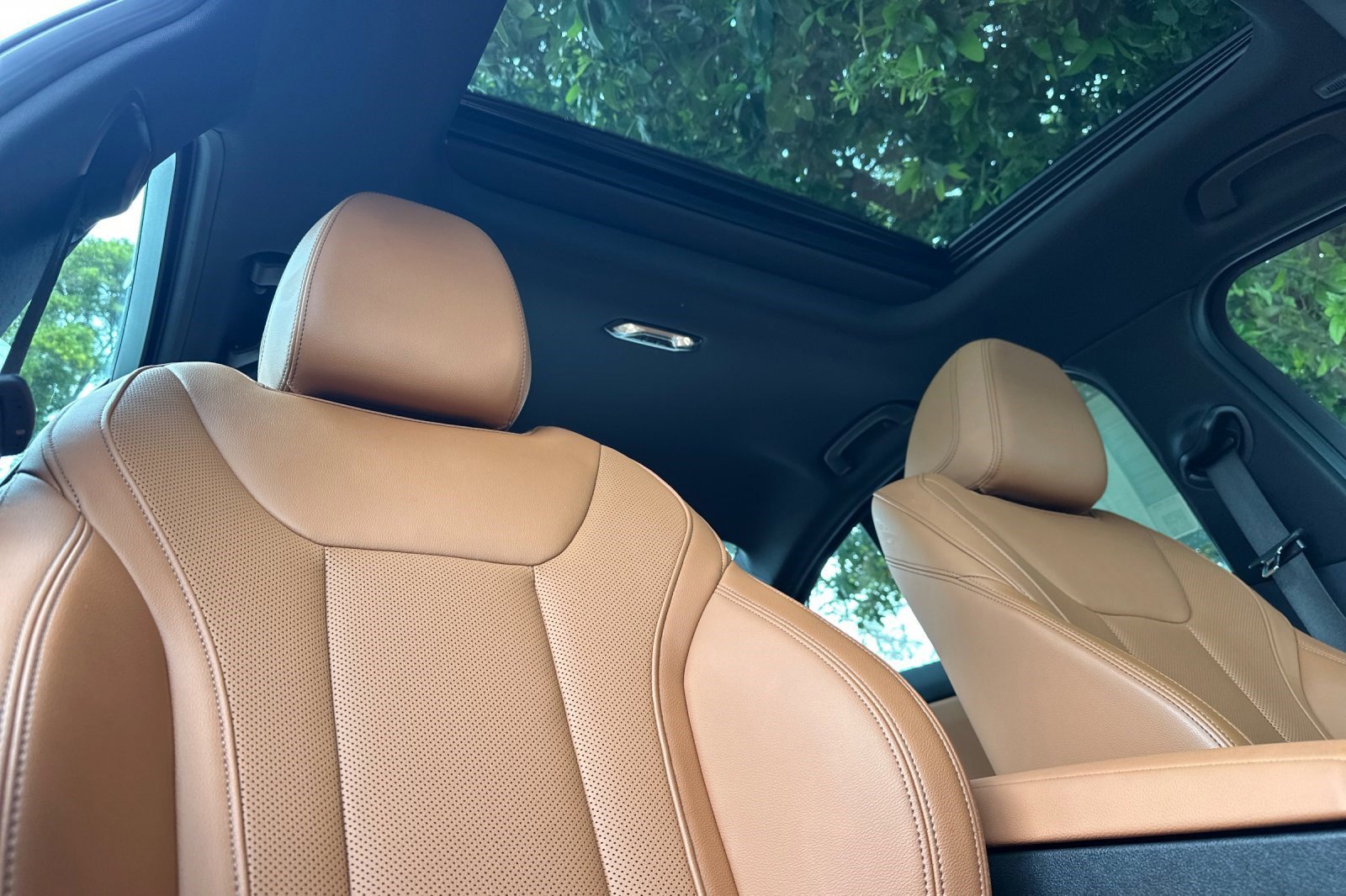 Certified 2023 BMW 330e w/ Premium Package image 20