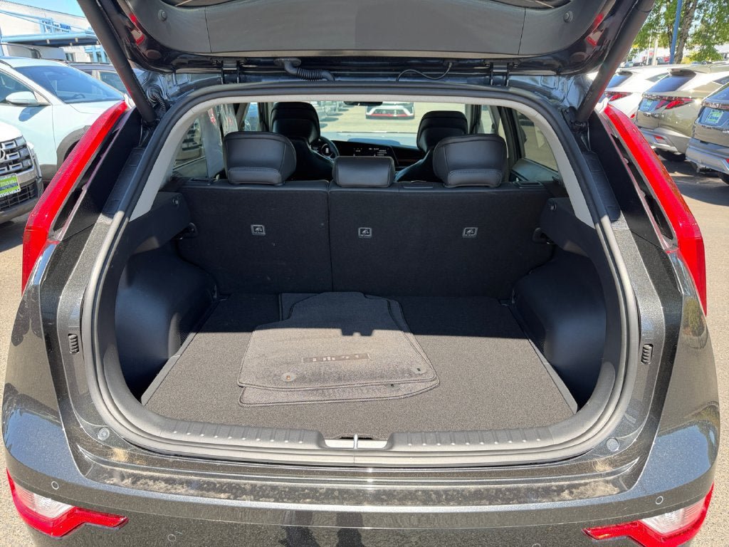 Used 2025 Kia Niro Wind FWD image 23