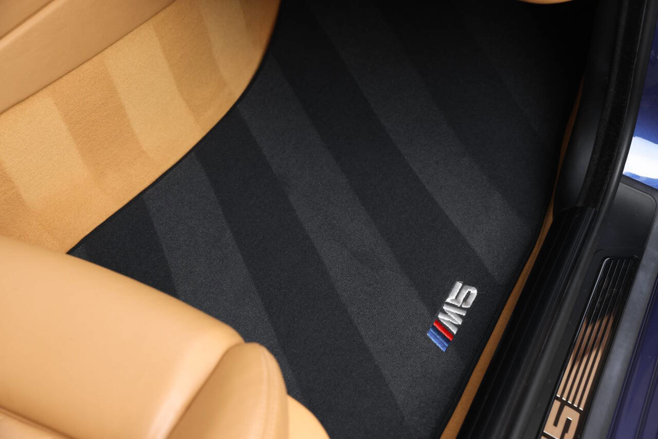 Used 2002 BMW M5 image 90