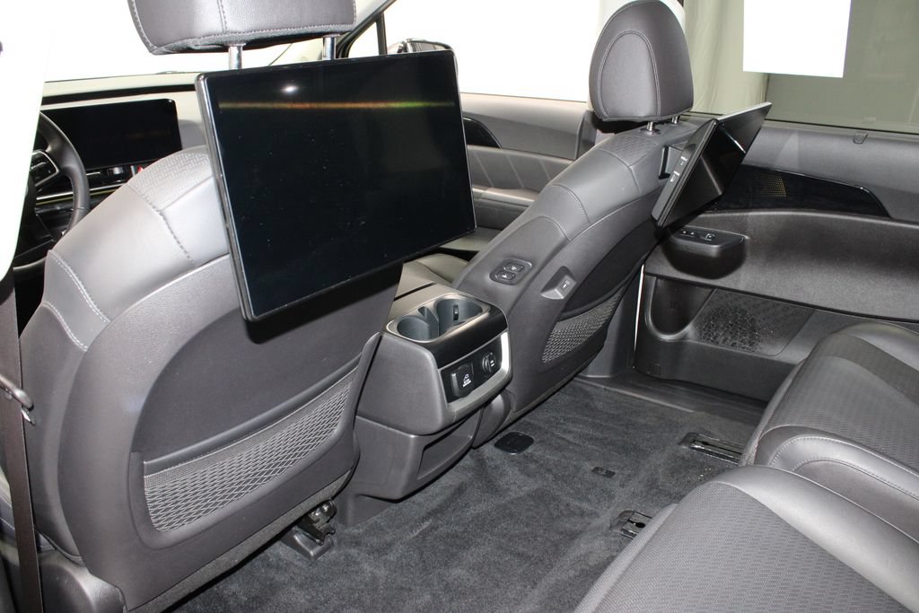Used 2025 Kia Carnival SX Prestige FWD image 23