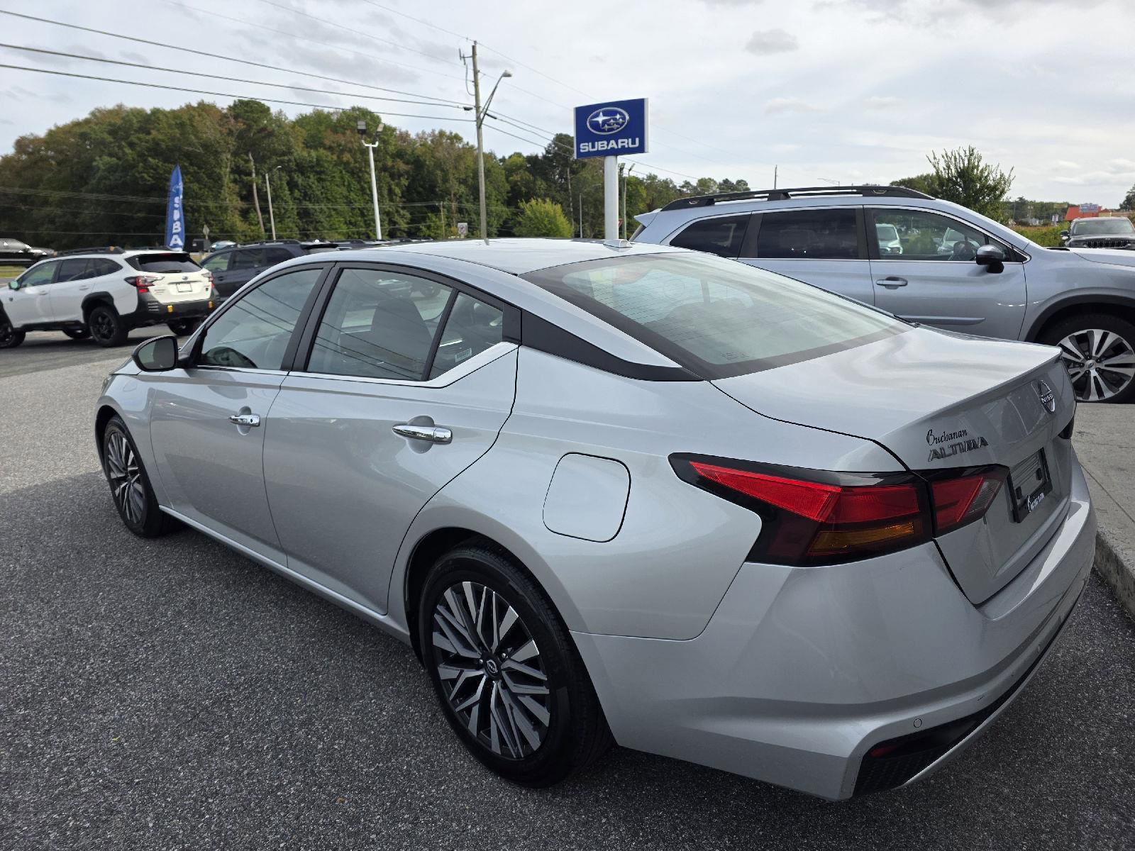 Used 2024 Nissan Altima 2.5 SV image 8
