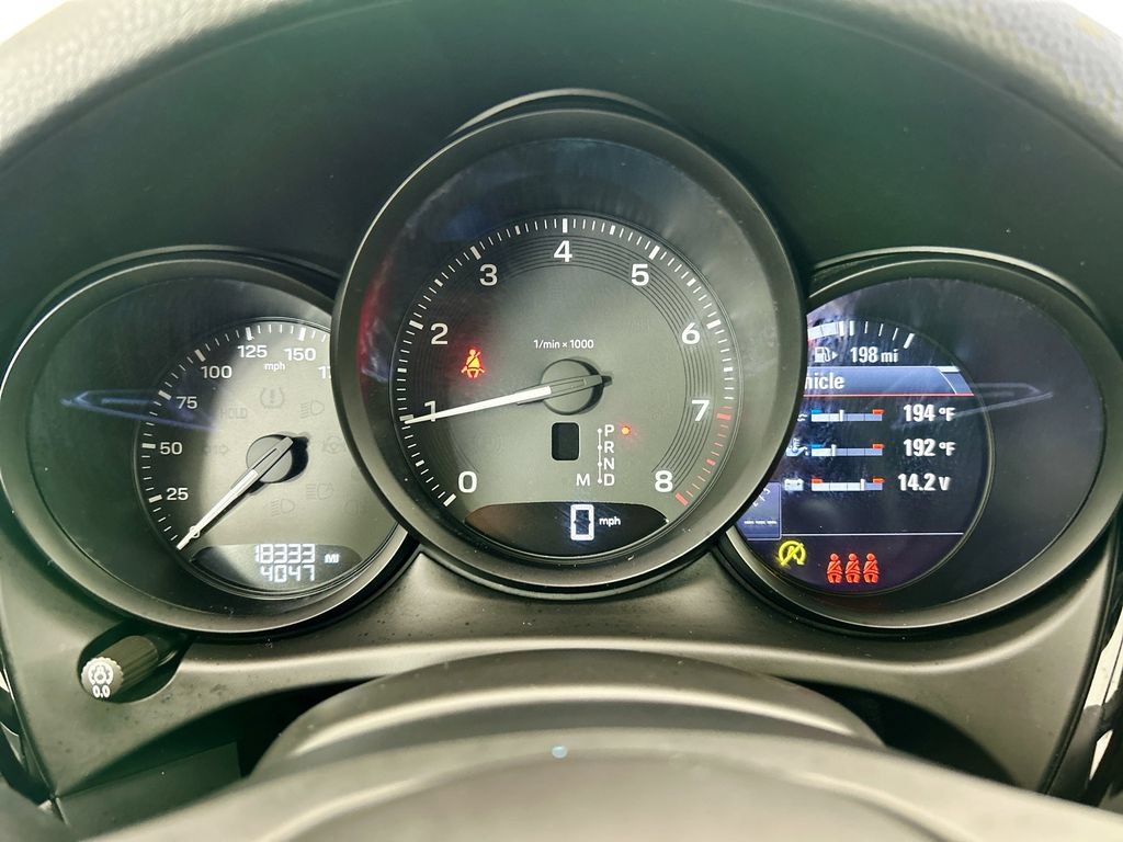 Certified 2024 Porsche Macan AWD/4WD image 34