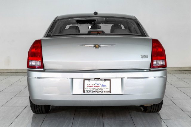Used 2006 Chrysler 300 Touring image 6