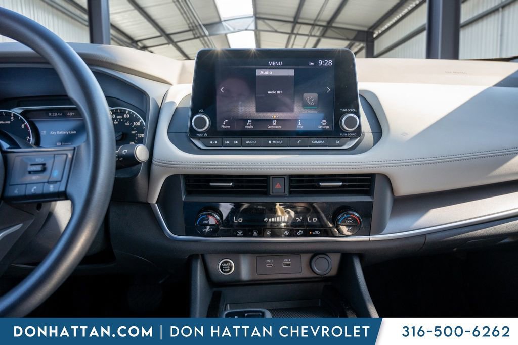 Used 2023 Nissan Rogue SV image 8