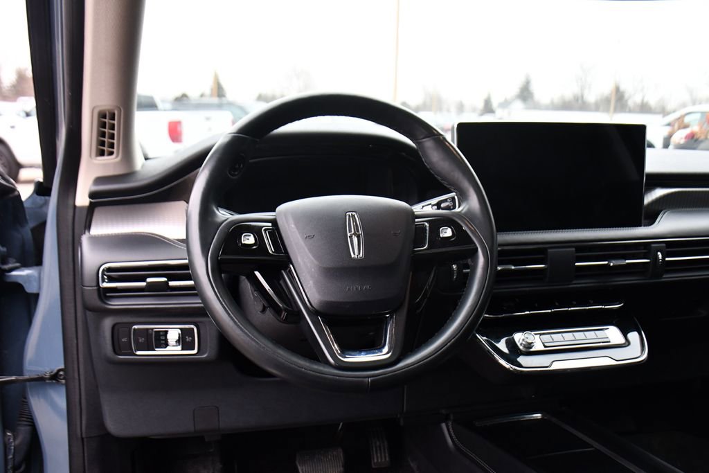 Used 2023 Lincoln Corsair Reserve w/ Equipment Group 201A image 12