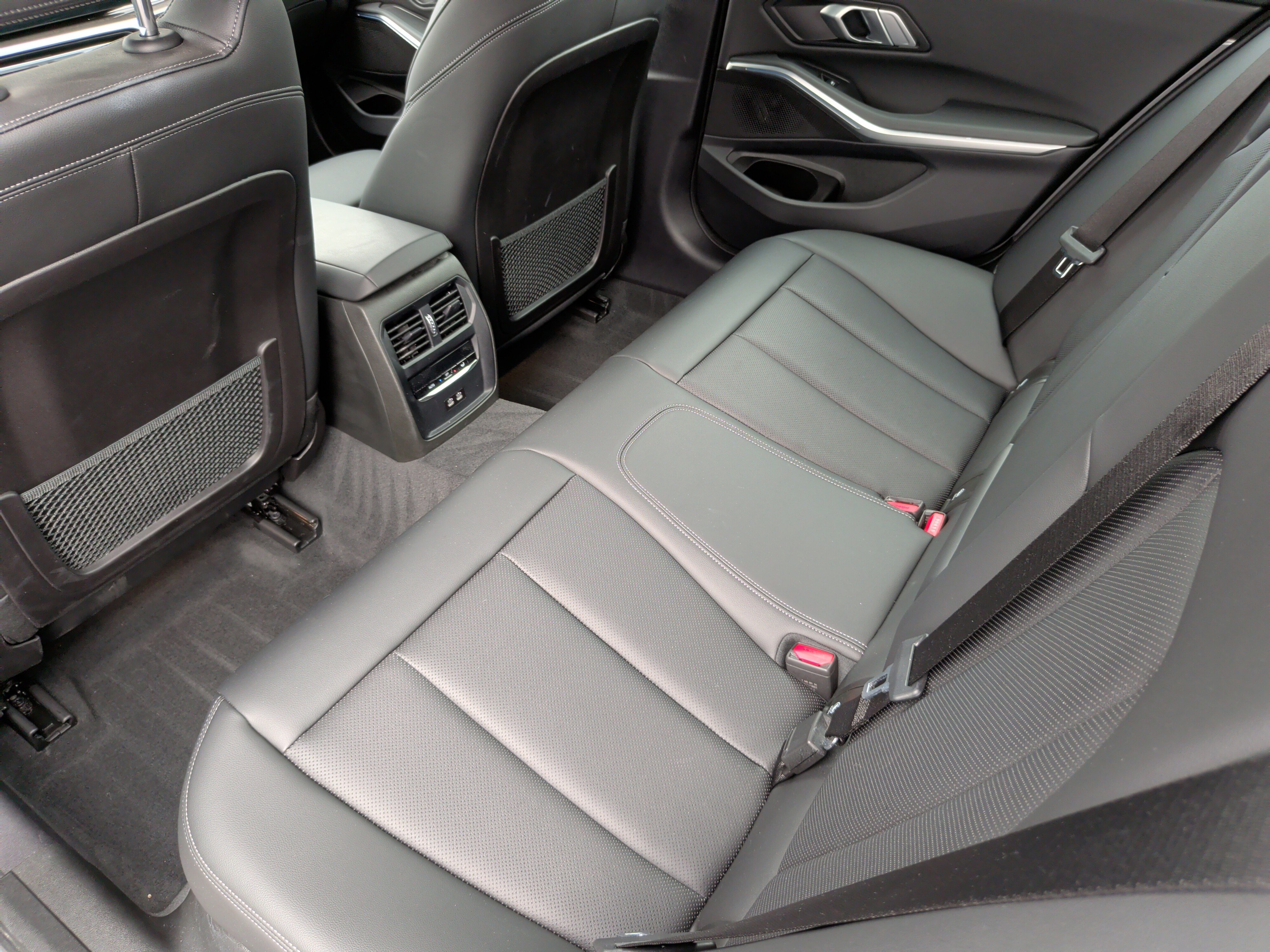 Certified 2023 BMW 330i Sedan w/ Convenience Package image 33